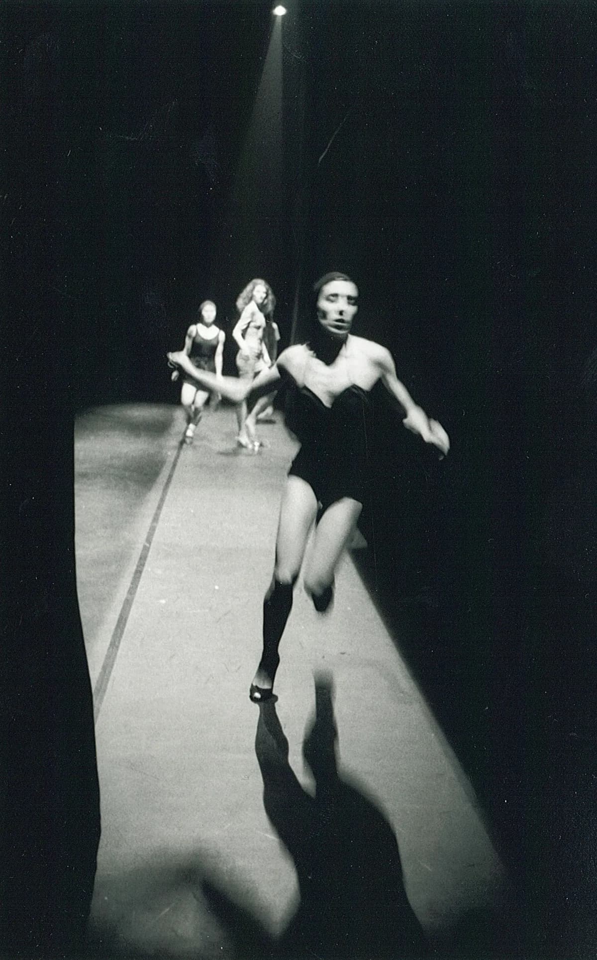 Danseuses en scène dans le spectacle Stress